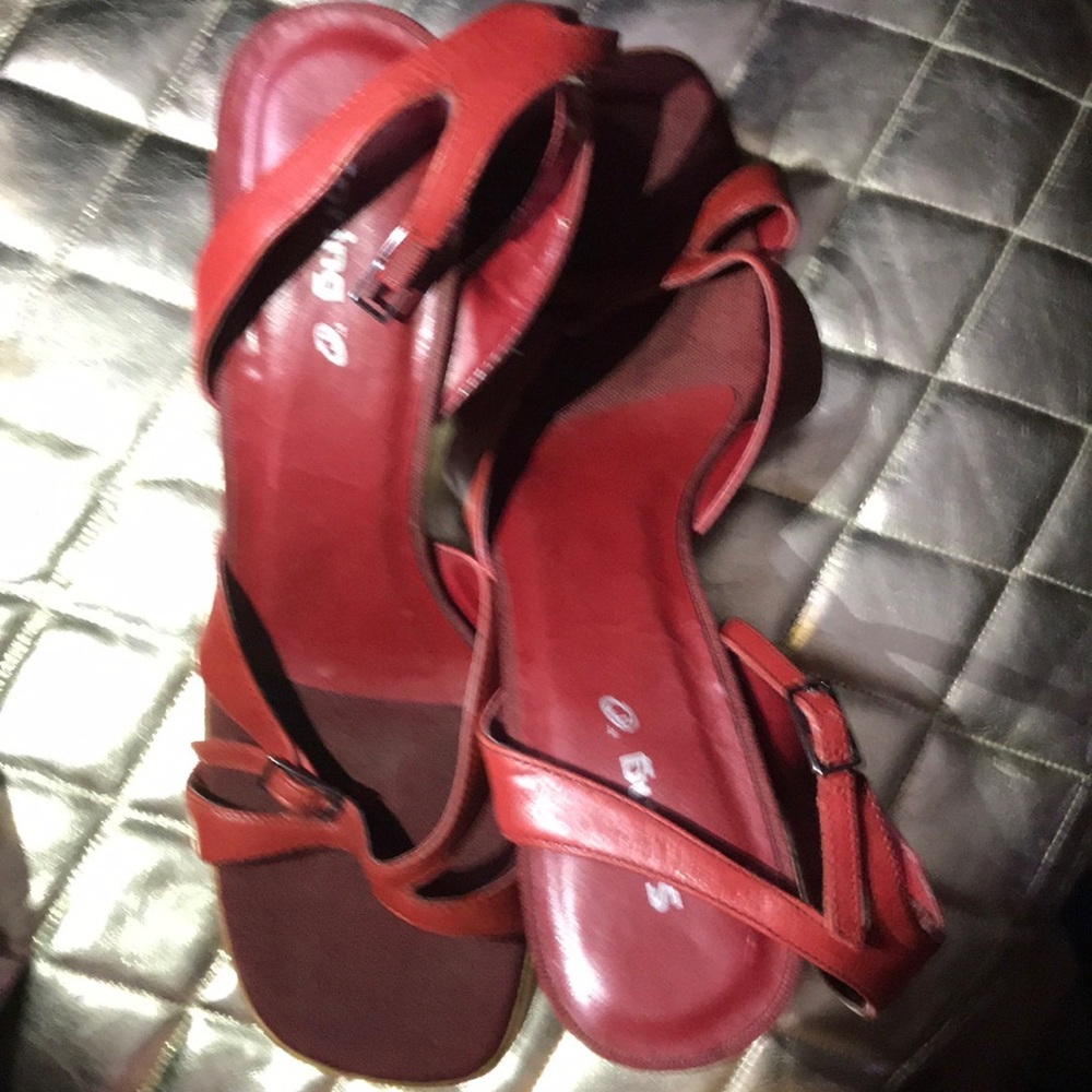 Spring heels 3 3/4 height - Picture 2 of 3